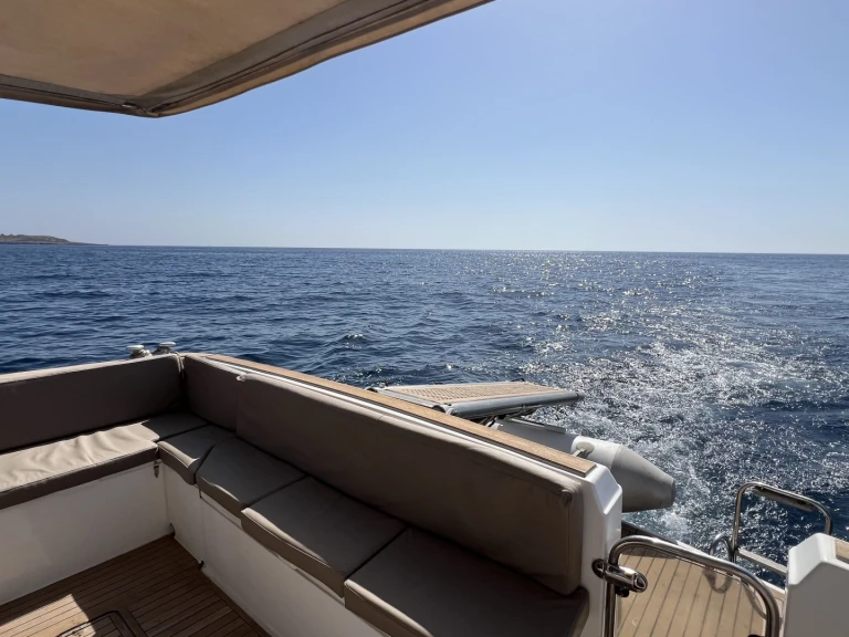 Ein Azimut Azimut 37 Fly mieten in Marzamemi