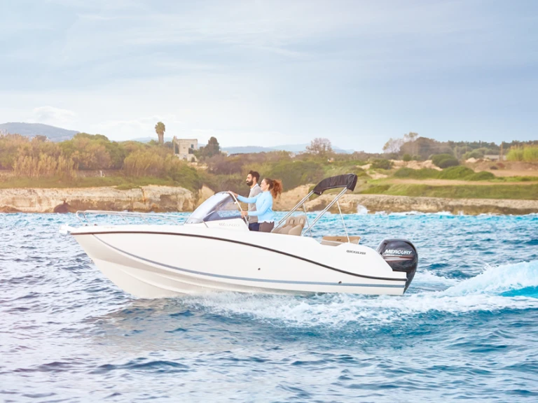 Ein Quicksilver Activ 605 Sundeck mieten in Llançà