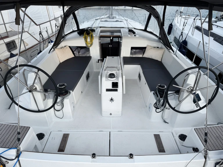 Bootsverleih Jeanneau Sun Odyssey 490 Puntone Samboat