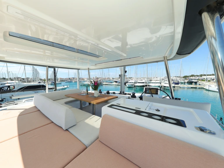 YachtCharter in Split - Lagoon Lagoon 55_5 Cabins auf SamBoat