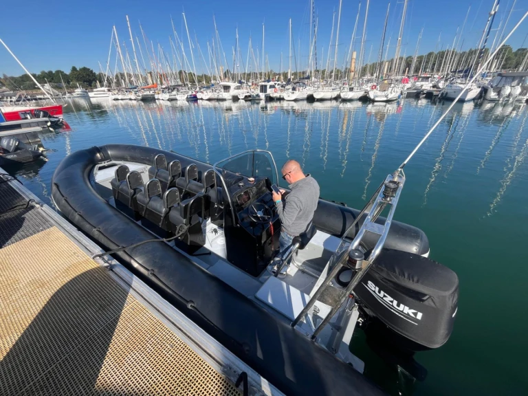 Vermietung Schlauchboot Capelli mit Führerschein