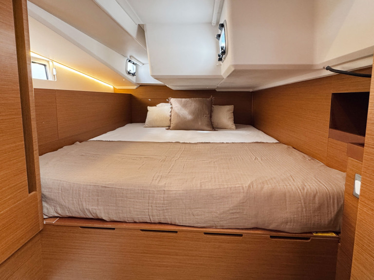 YachtCharter in Puntone - Jeanneau Sun Odyssey 490 auf SamBoat