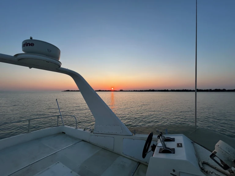 Boot mieten La Rochelle günstig Guy Couach 1400 Fly