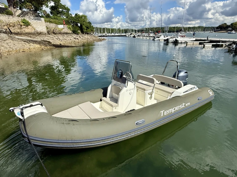 Schlauchboot mit oder ohne Skipper Capelli mieten in Combrit