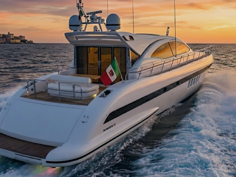 YachtCharter in Castellammare di Stabia -  Mangusta 72 auf SamBoat