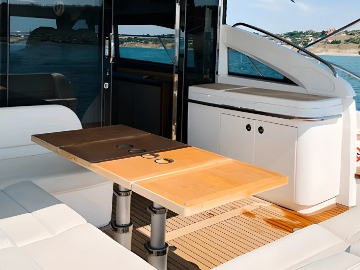 YachtCharter in Castellammare di Stabia - Princess Princess 52 Fly auf SamBoat