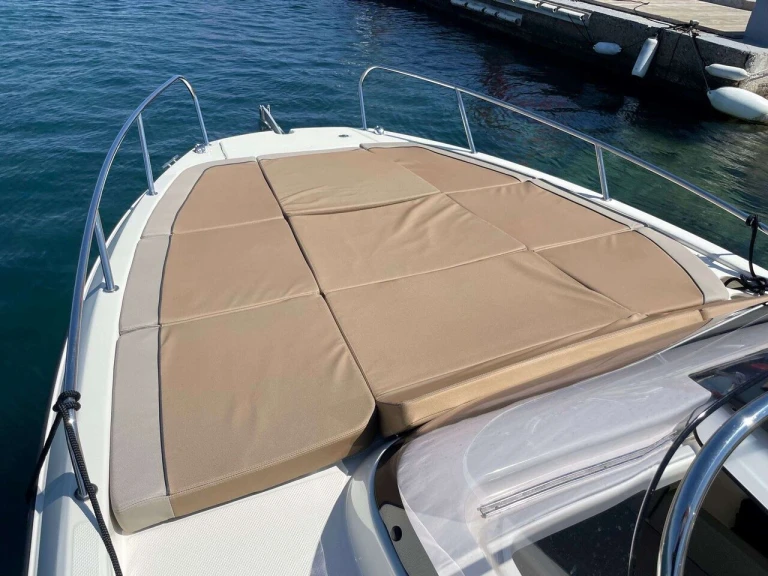 Ein Quicksilver Activ 755 Sundeck mieten in Marina (City)