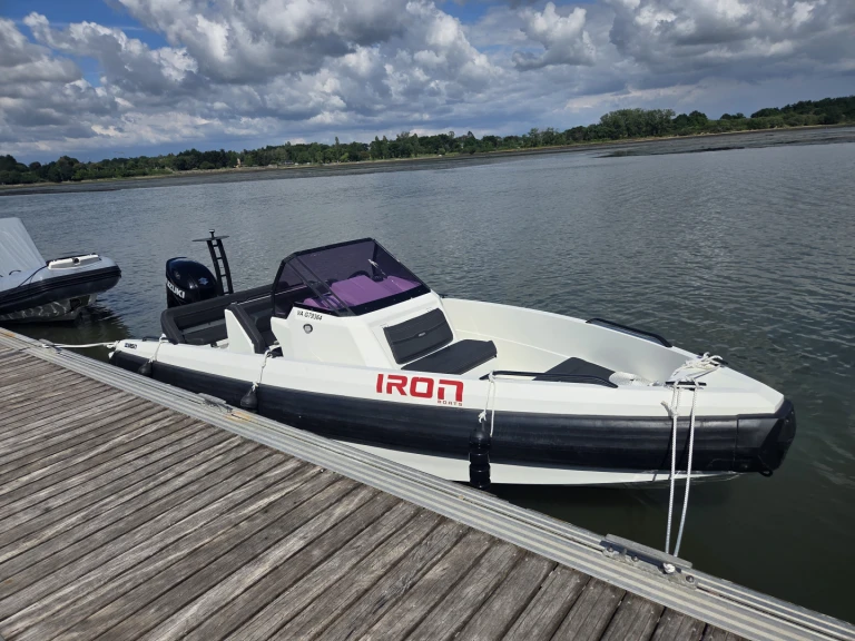 Vermietung Motorboot IRON BOATS  mit Führerschein