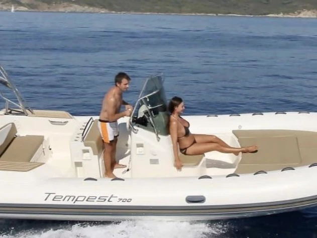 Boot mieten Frankreich günstig Tempest 700 Sun