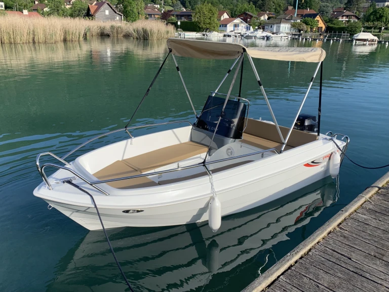 Motorboot mit oder ohne Skipper Valory mieten in Annecy