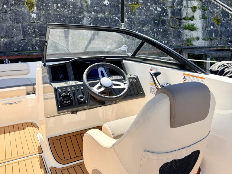 Vermietung Motorboot Bayliner mit Führerschein