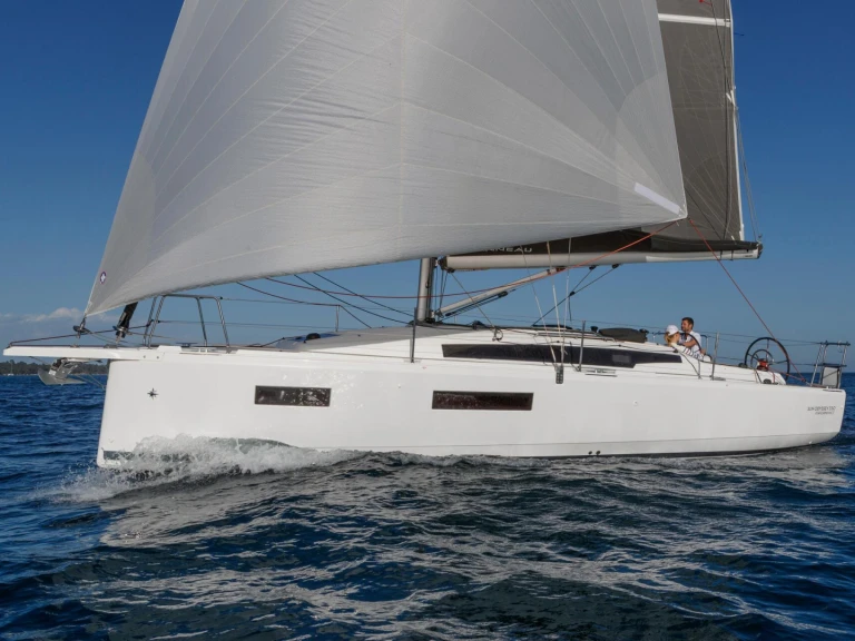 Ein Jeanneau Sun Odyssey 350 mieten in Biograd na Moru