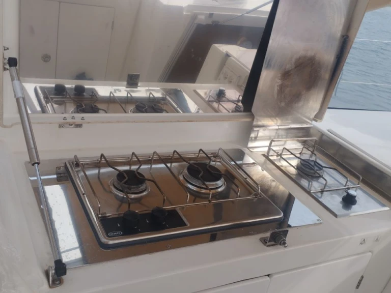 YachtCharter in Gouviá - Jeanneau Sun Loft 47 auf SamBoat