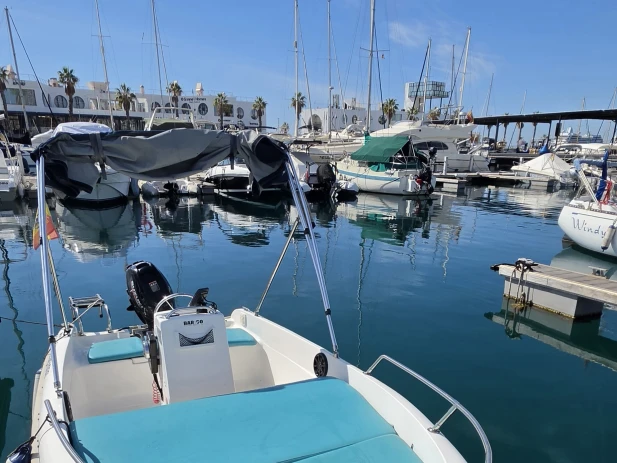 YachtCharter in Alicante - Stable 400 auf SamBoat