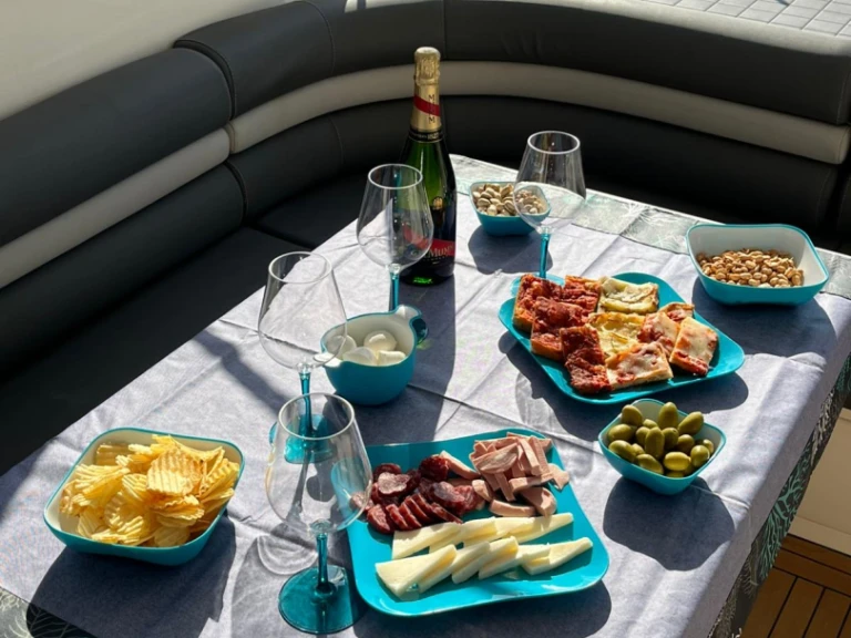 Vermietung Motorboot Princess mit Führerschein