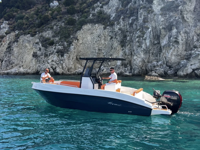 Vermietung Motorboot Nireus mit Führerschein