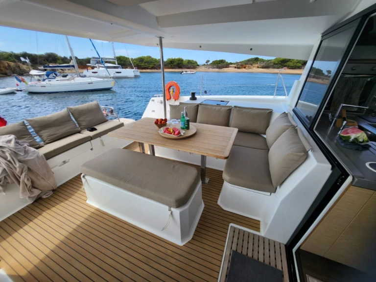 Katamaran mieten in Porquerolles - Fountaine Pajot Astrea 42