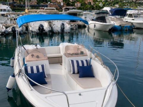Vermietung Motorboot Arcoa mit Führerschein
