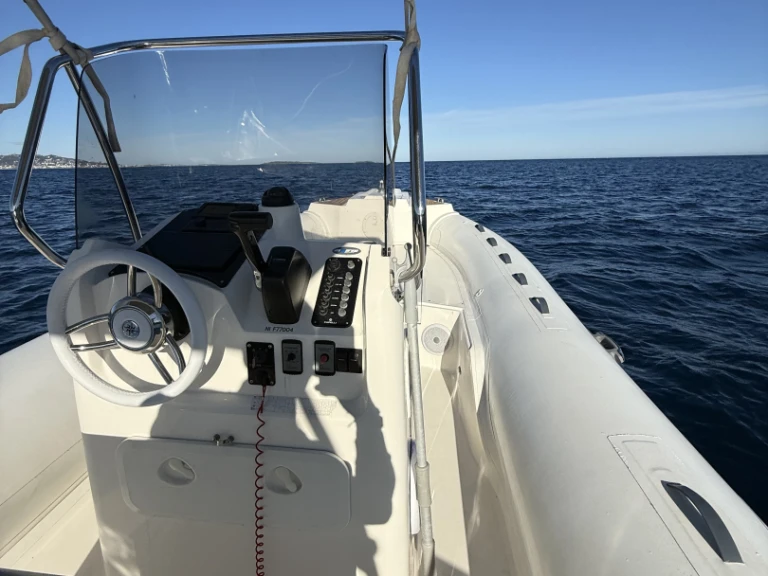 Schlauchboot mieten in Cannes zum besten Preis