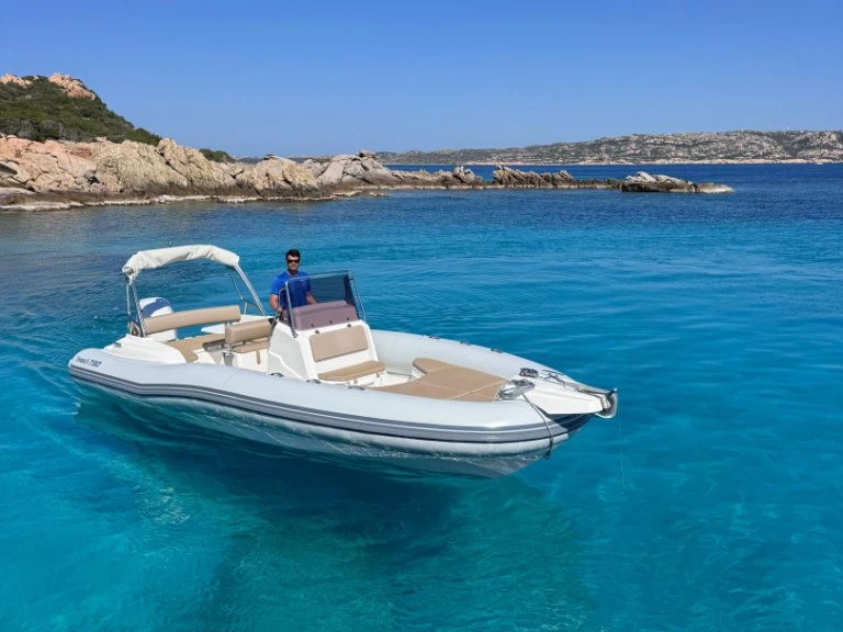Schlauchboot mit oder ohne Skipper Capelli mieten in Palau