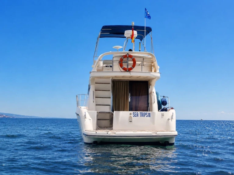 Ein ASTINOR Astinor 34 Cruiser mieten in Fuengirola