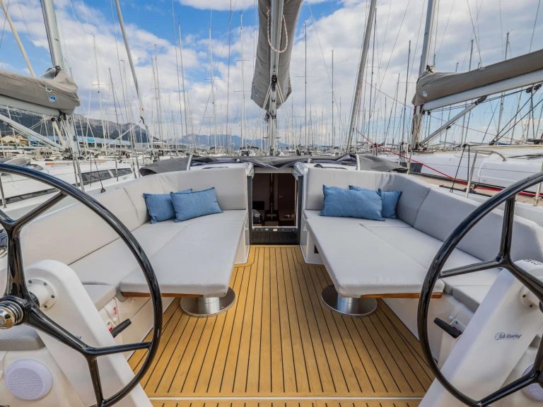 Ein Hanse Hanse 410 mieten in Šibenik