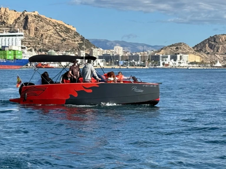 Ein Nuva Nuva M6 Open mieten in Alicante