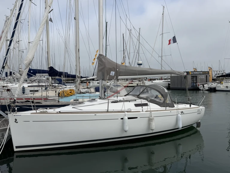FIRST 25.7 Q.R FIRST 25.7 Q.R mieten Port-Haliguen