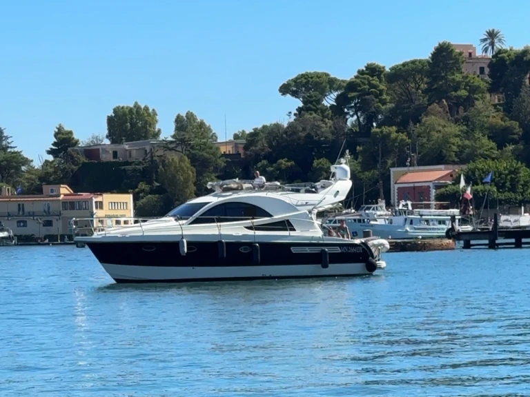Boot mieten Forio günstig Rodman 38 Fly