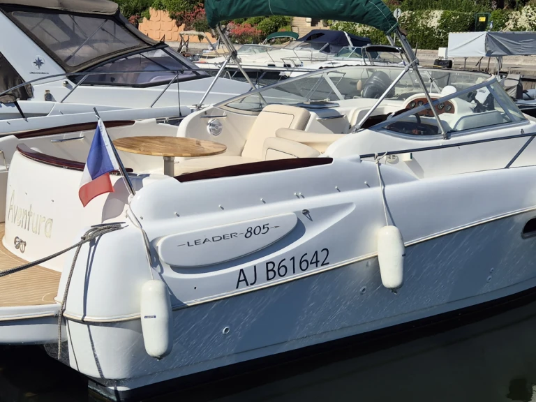 Motorboot mit oder ohne Skipper Jeanneau mieten in Mandelieu-la-Napoule