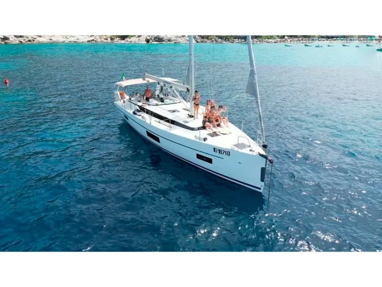 YachtCharter in Punta Ala - Bavaria Bavaria C45 auf SamBoat