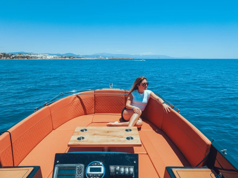 Motorboot mieten in Puerto Marina Benalmadena zum besten Preis