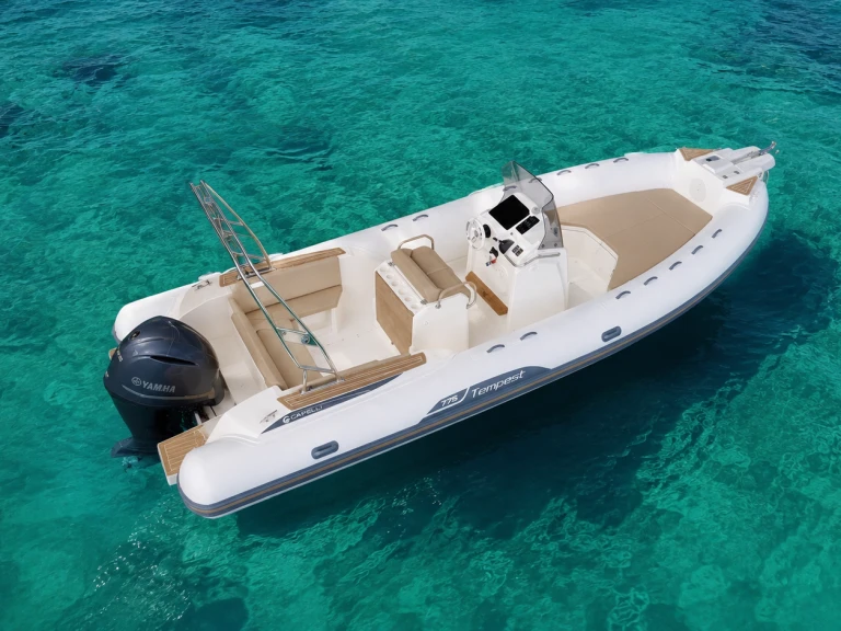 YachtCharter in Le Lavandou - Capelli Tempest 775 auf SamBoat