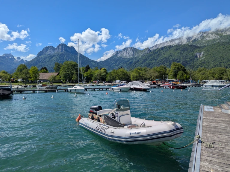 Schlauchboot mieten in Annecy - Bombard Explorer 500 SB