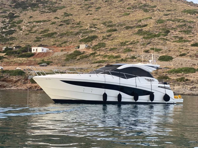 Motorboot mieten in Athen zum besten Preis
