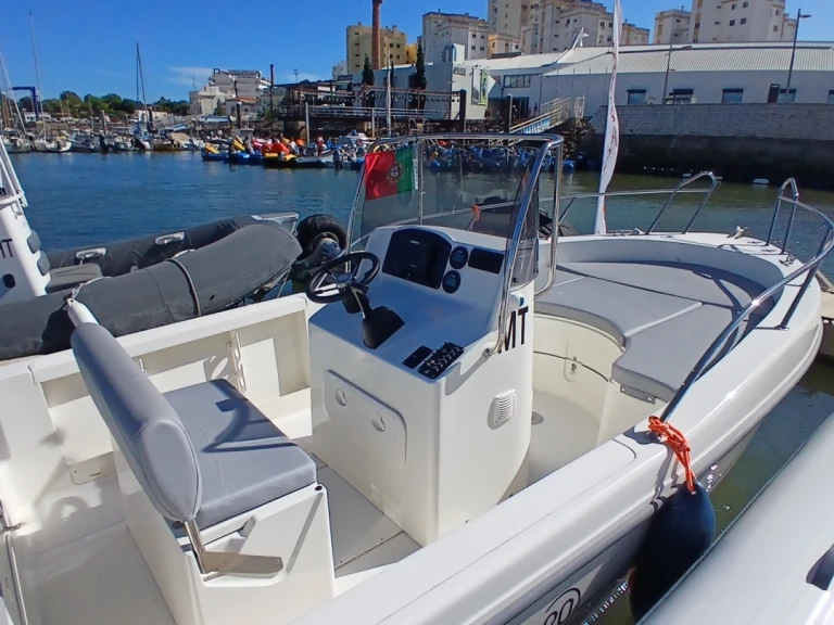 Motorboot mit oder ohne Skipper Capelli mieten in Portimão