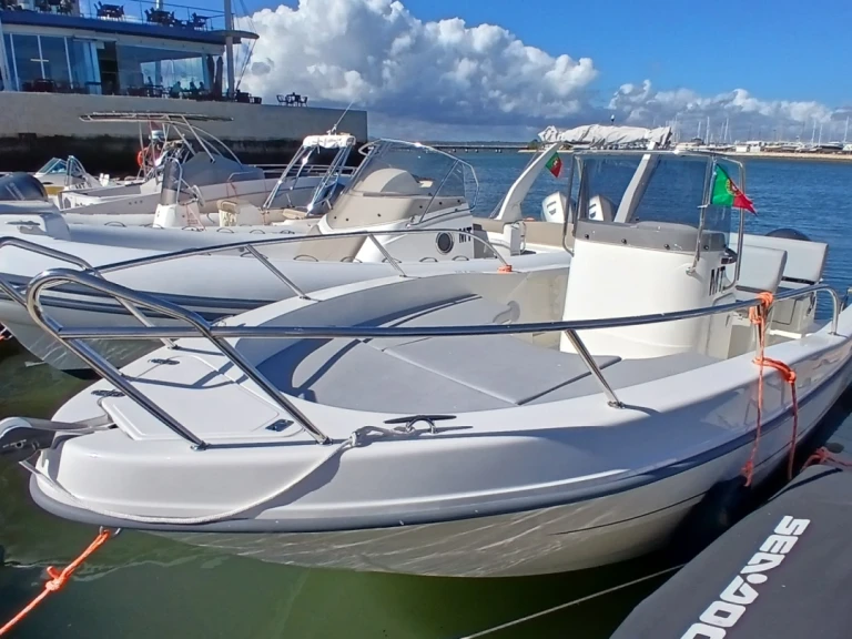 Vermietung Motorboot Capelli mit Führerschein