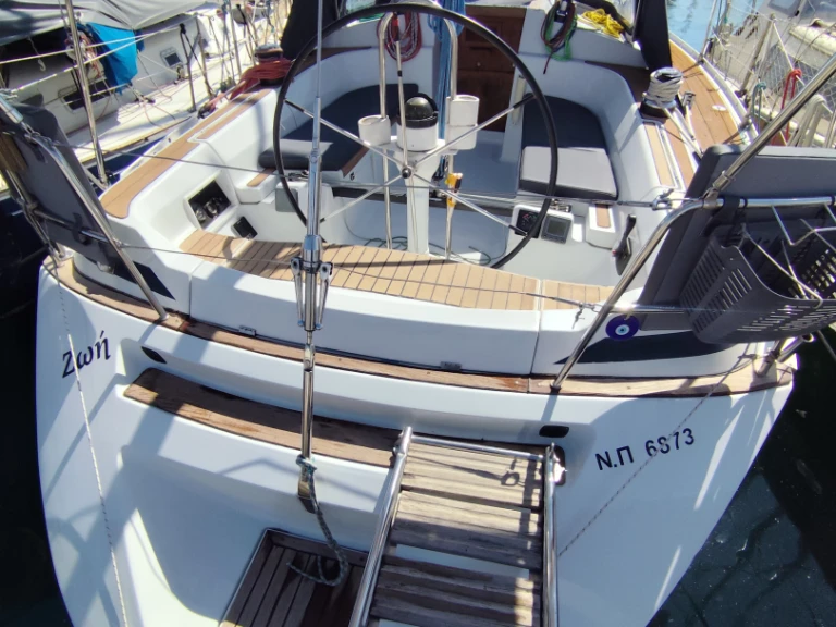 Ein Grand Soleil Grand Soleil 37 Race mieten in Athen