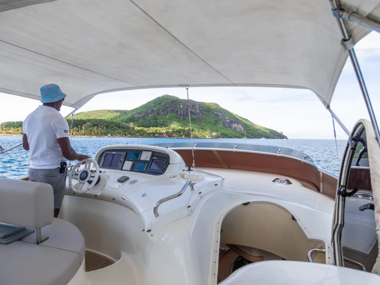 Vermietung Yacht Azimut mit Führerschein