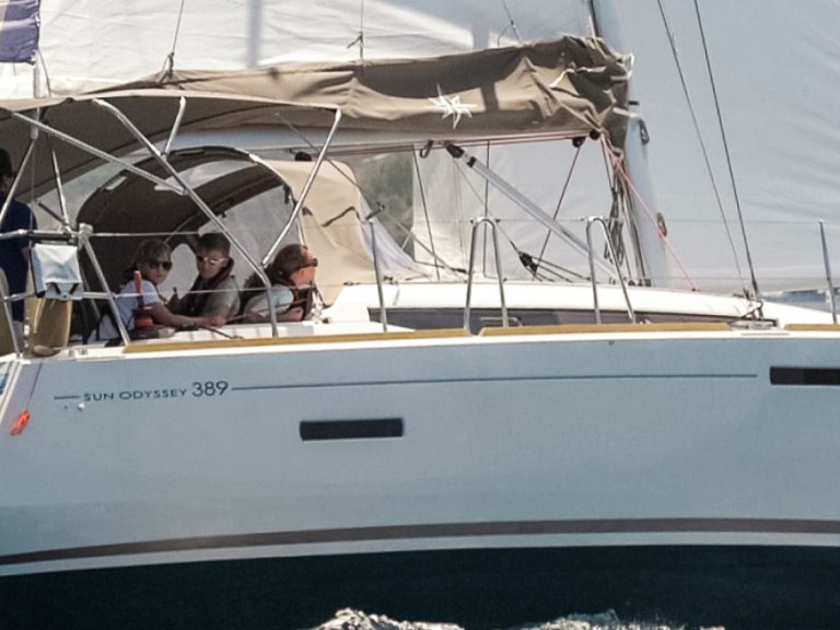 Segelboot mieten in Le Marin - Jeanneau Jeanneau Sun Odyssey 389