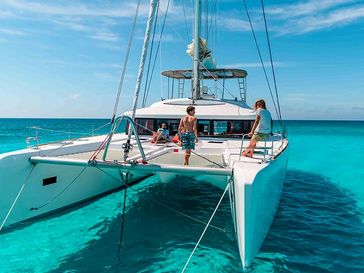 Katamaran mit oder ohne Skipper Lagoon mieten in Athen