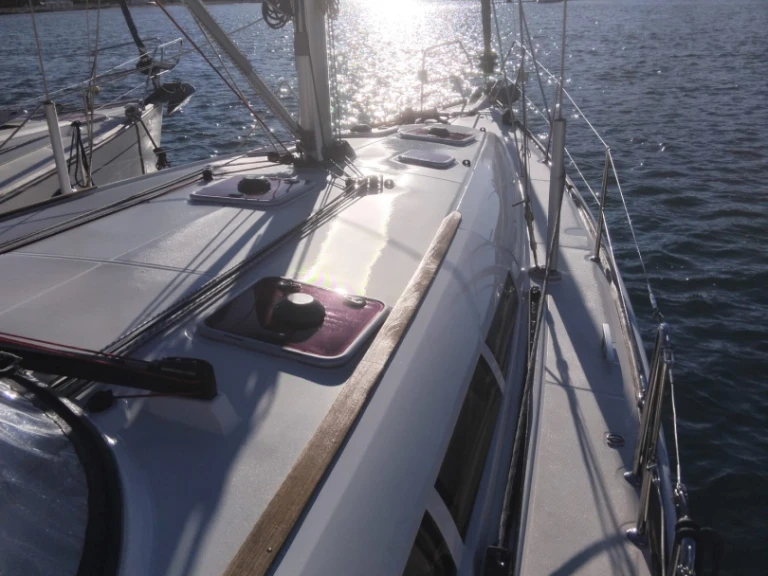 Ein Jeanneau Sun Odyssey 44i mieten in Puerto de Pollensa