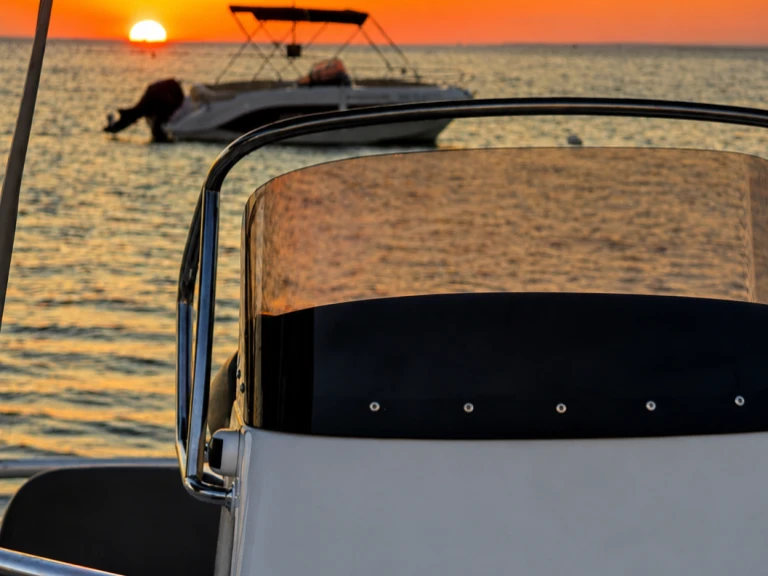 Motorboot mieten in Porto Cesareo - Albatros Open 5.65