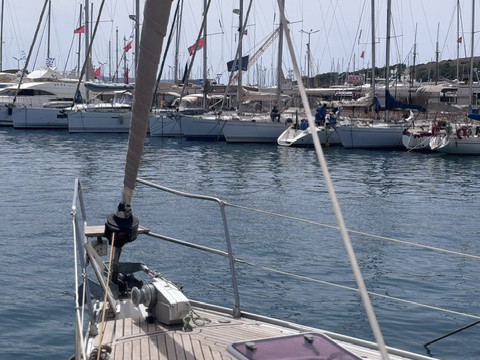 Segelboot mit oder ohne Skipper Bavaria mieten in Lavrion