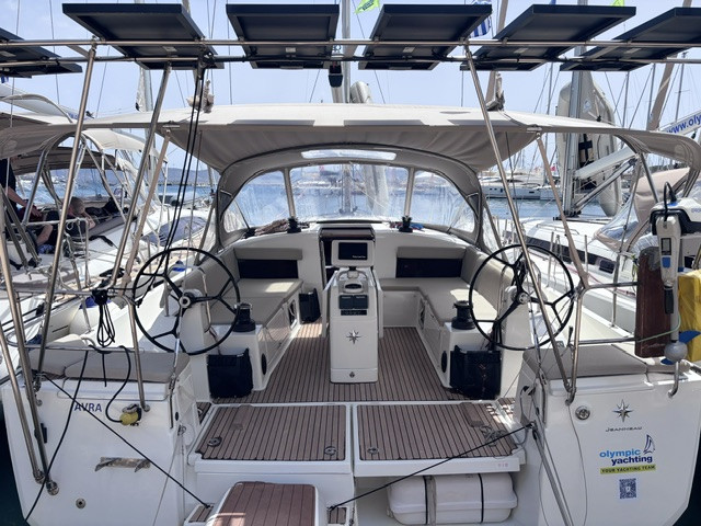 Segelboot mit oder ohne Skipper Jeanneau mieten in Lavrion