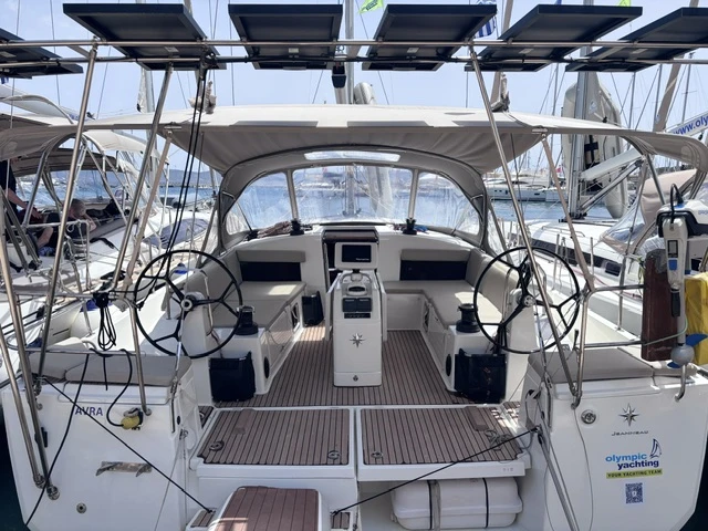 Segelboot mit oder ohne Skipper Jeanneau mieten in Lavrion