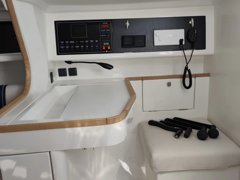 Vermietung Segelboot Italia Yachts mit Führerschein