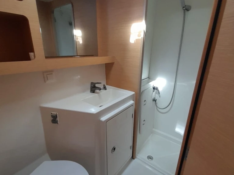 Boot mieten Hyères günstig Lagoon 42