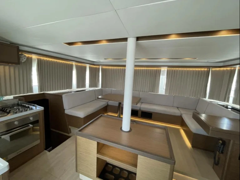 YachtCharter in Álimos - Lagoon Lagoon 50 auf SamBoat