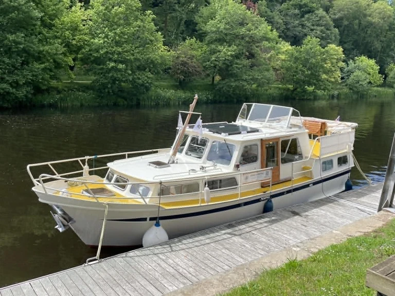 YachtCharter in Saint-Nicolas des Eaux - Pedro 1020 auf SamBoat